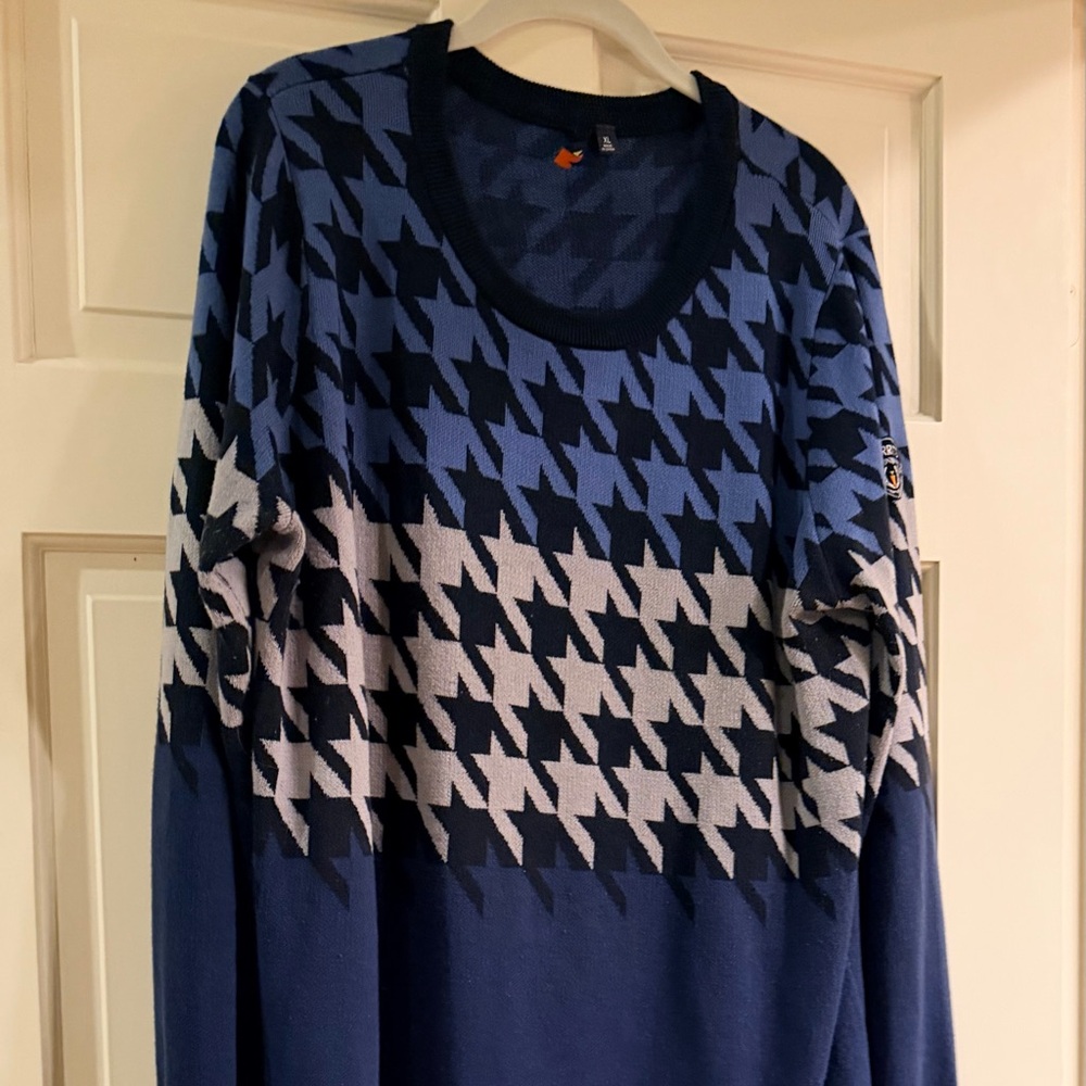 Kerrit’s Blue and Gray Houndstooth Sweater XL